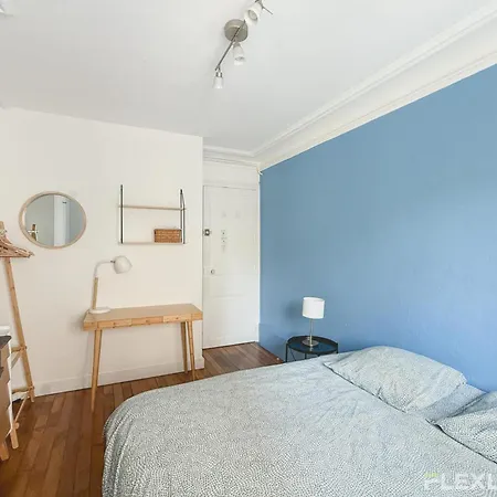 Charming 3-bedroom In 5 Apartamento
