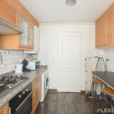 公寓 Charming 3-bedroom In 5